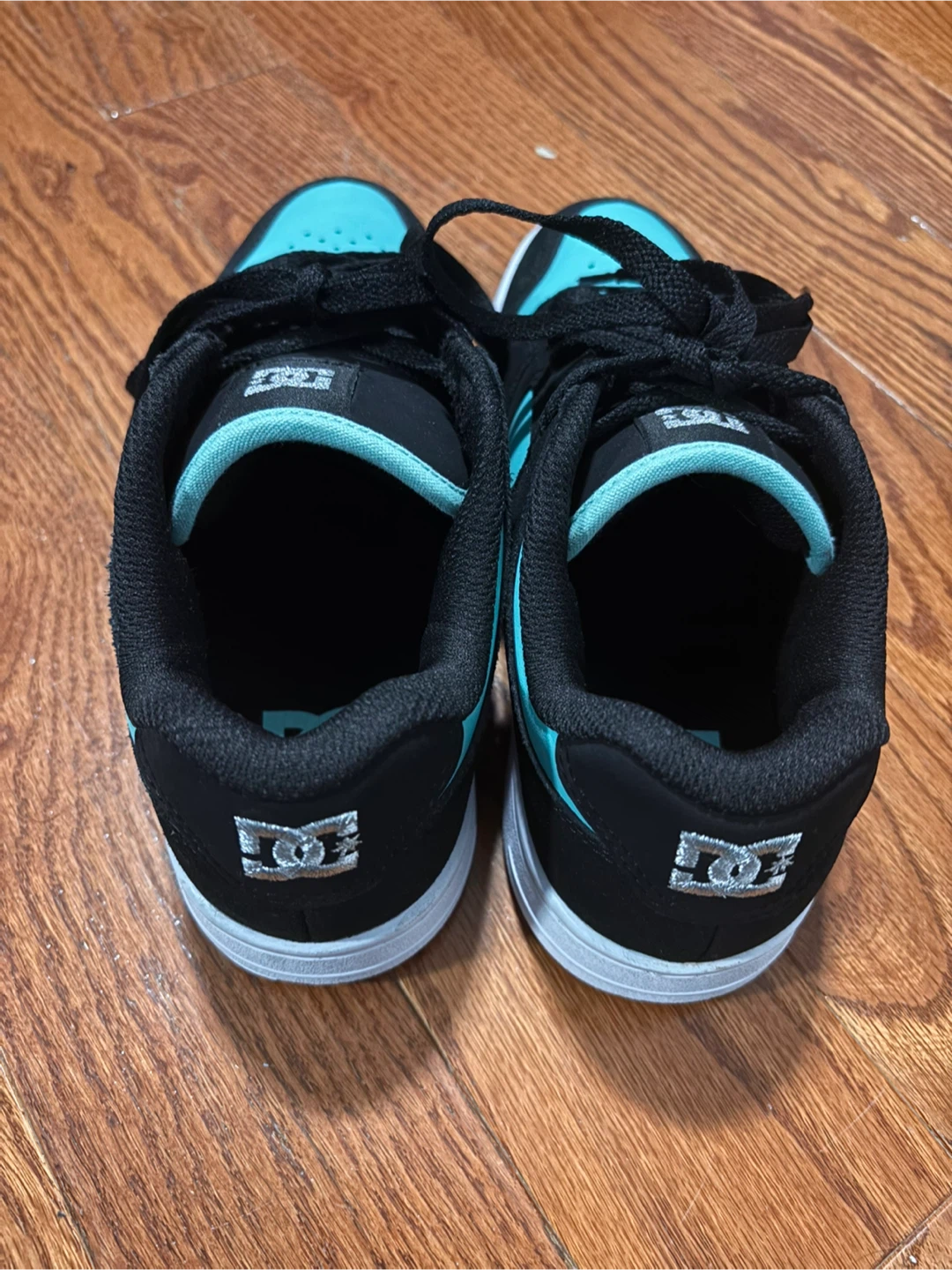 DC Shoes Black and Teal Sneakers - photo 2