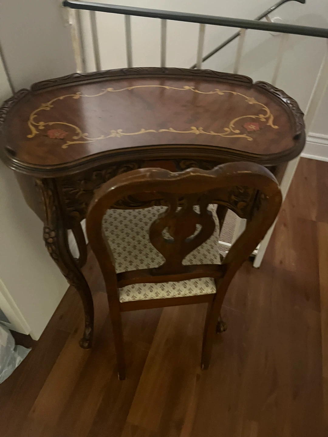 Antique Vanity Table and Chair Set - photo 2