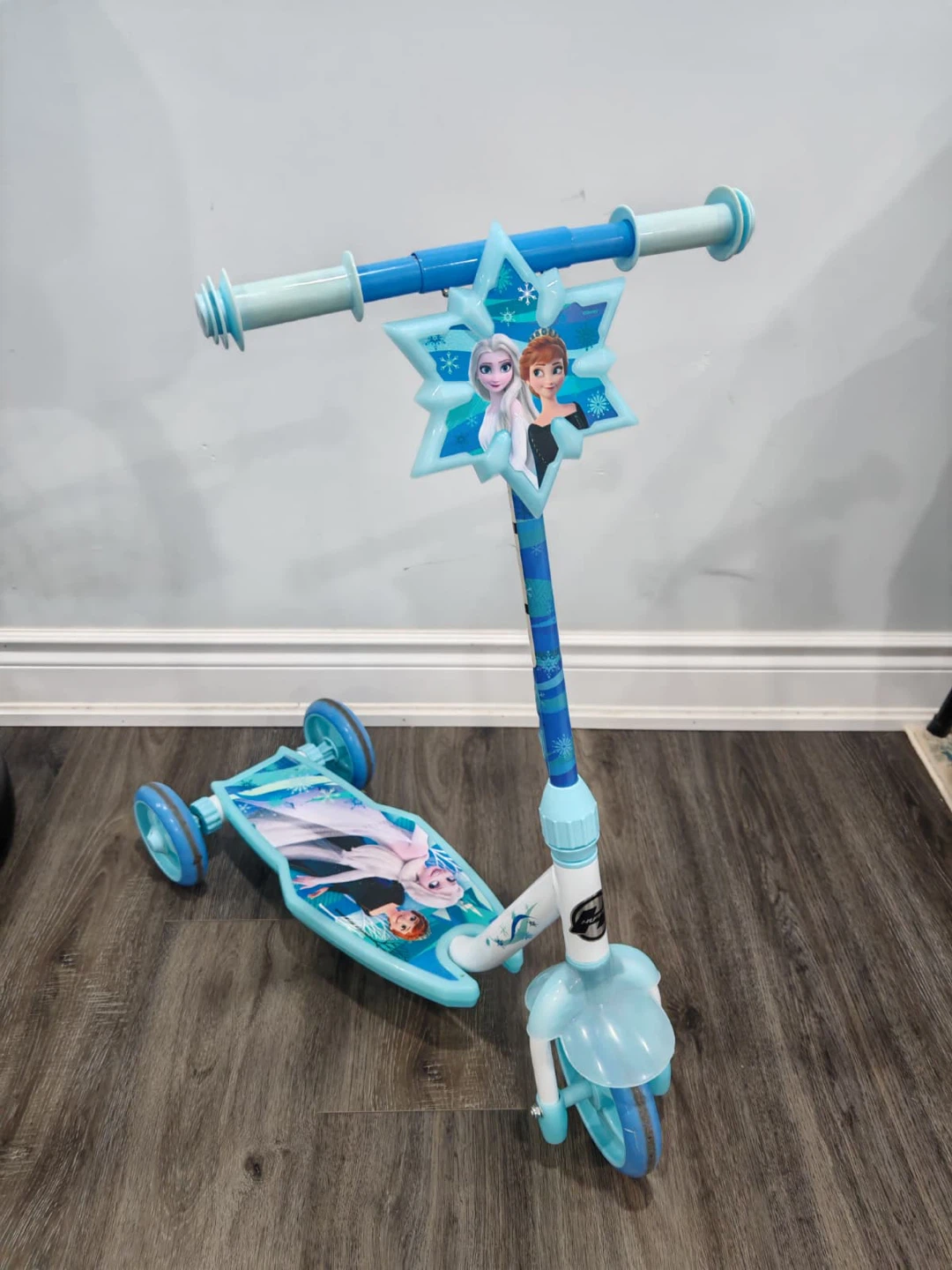 Kids 3-Wheel Scooter - photo 2