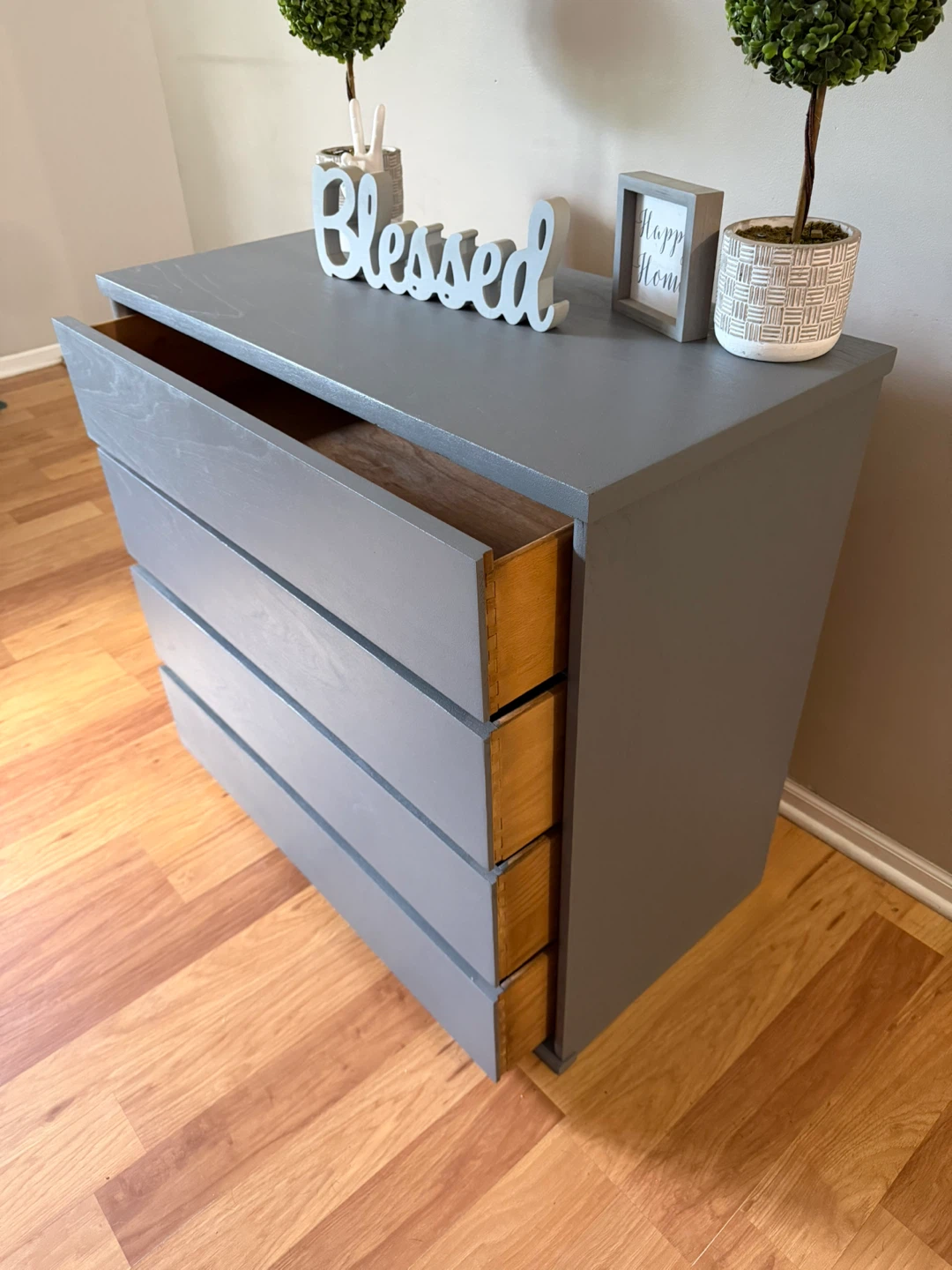 ✨🩶Beautiful solid dresser🩶✨ - photo 4