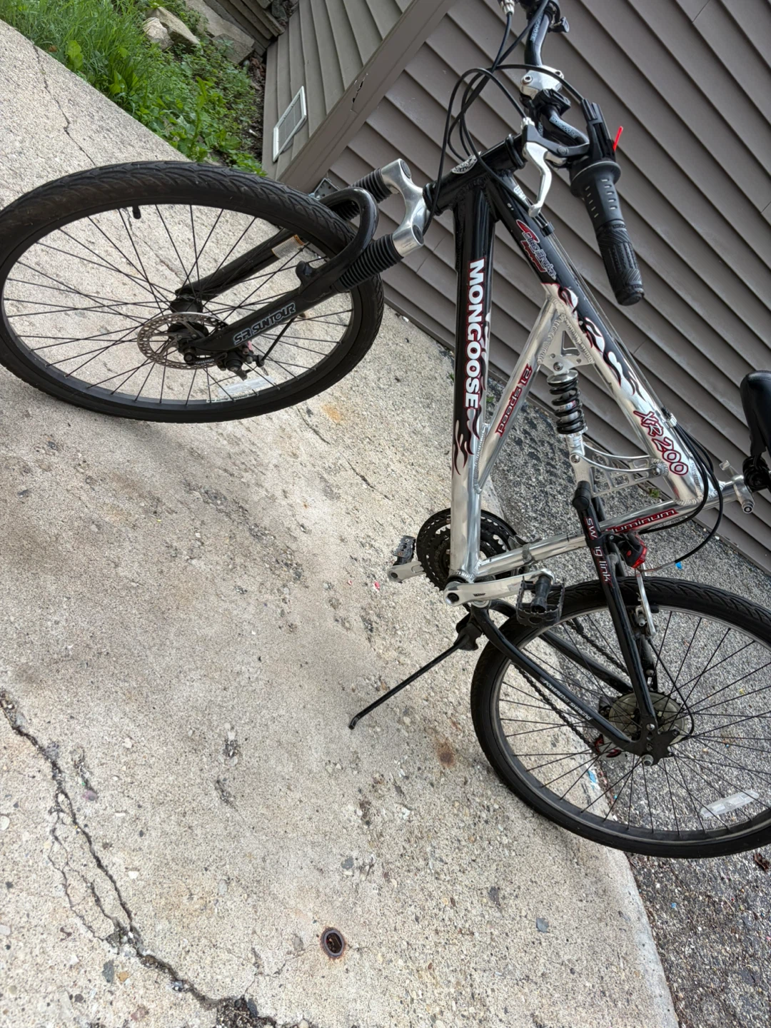 Mongoose XR-200 Mountain Bike - photo 2