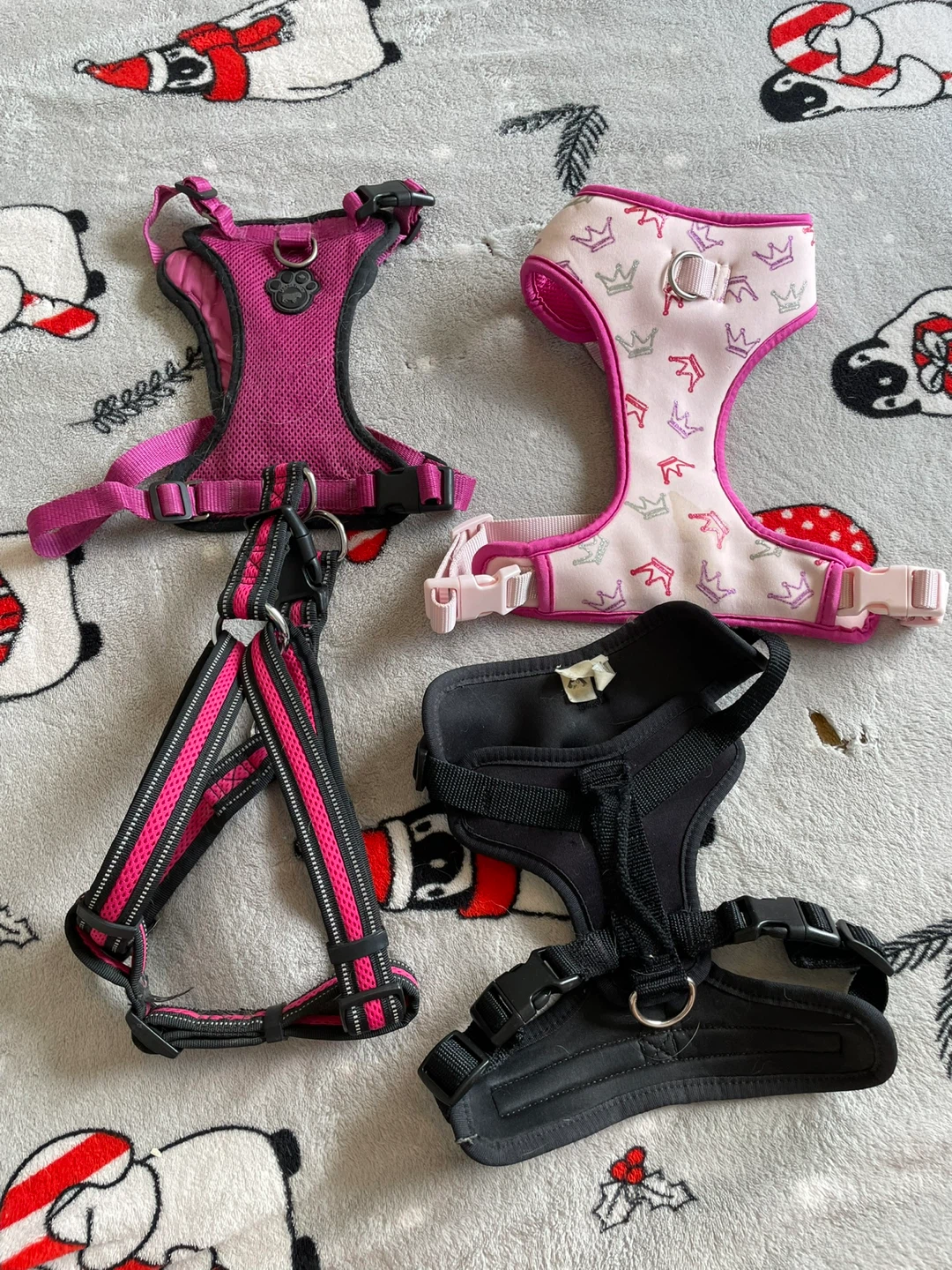 4pc Medium Dog Harnesses Lot