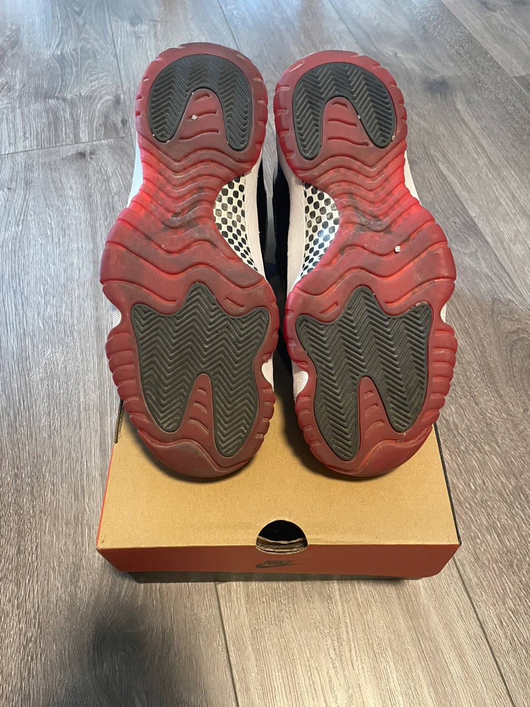 Nike Air Jordan 11 Bred - photo 4