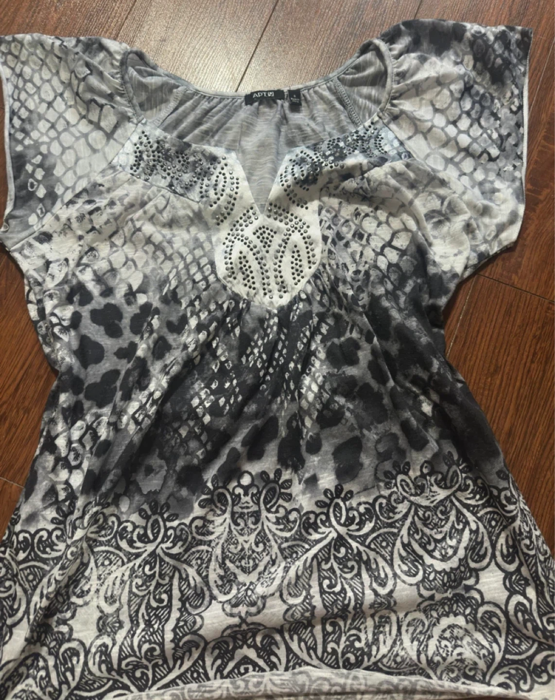 y2k APT 9 Women's Grey Snake Print Blouse