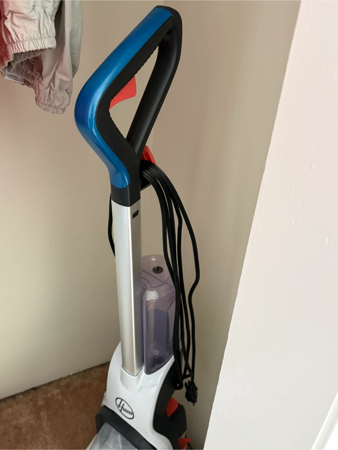 Hoover pet carpet cleaner + solution - photo 2