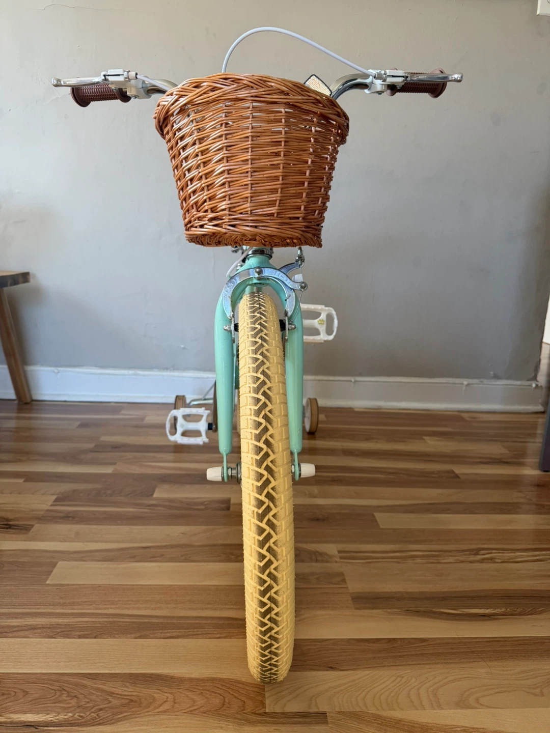Kids Teal Bike 16“ with Basket and Training Wheels - photo 2