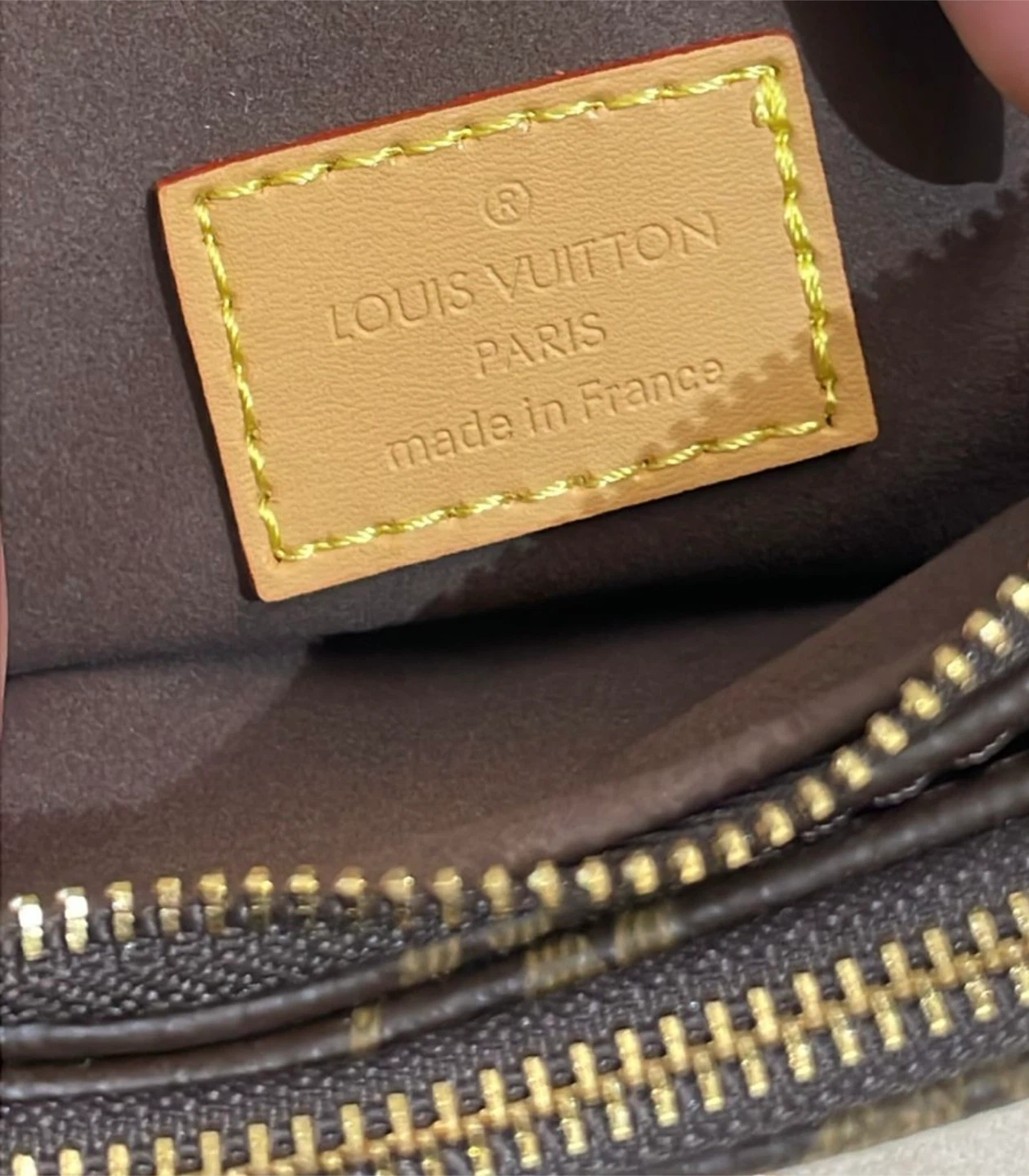 Louis Vuitton Pochette Liv Monogram Bag - photo 2