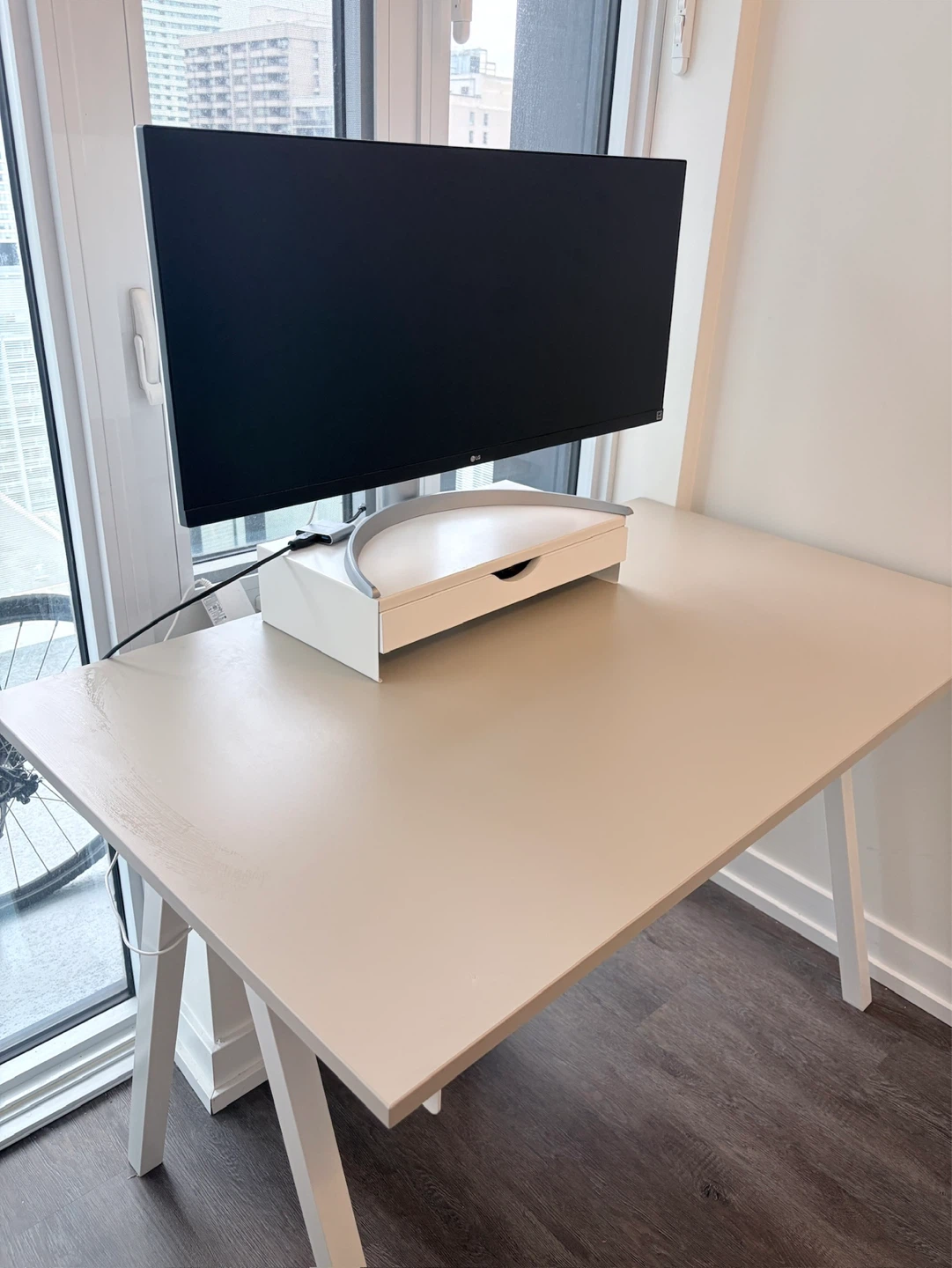 White Ikea Desk - photo 4