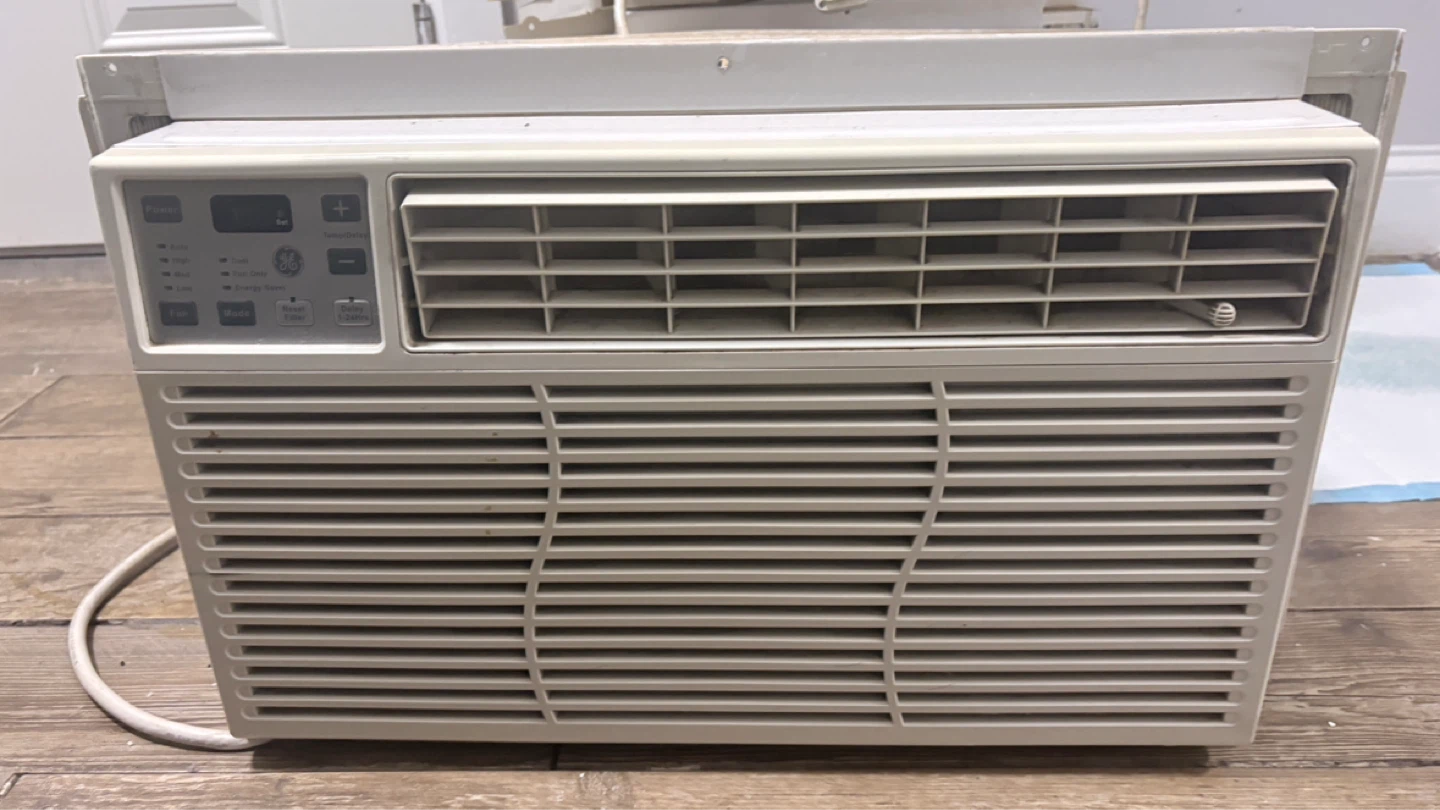GE Air Conditioner 8000 btu - photo 2