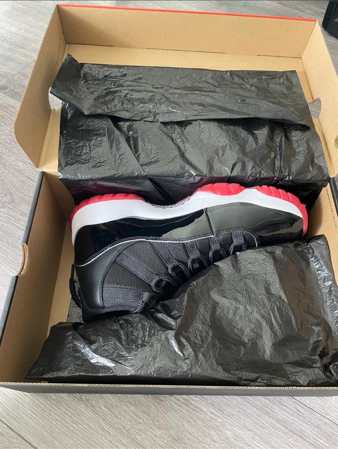 Air Jordan 11 Bred - size 10.5 - photo 2