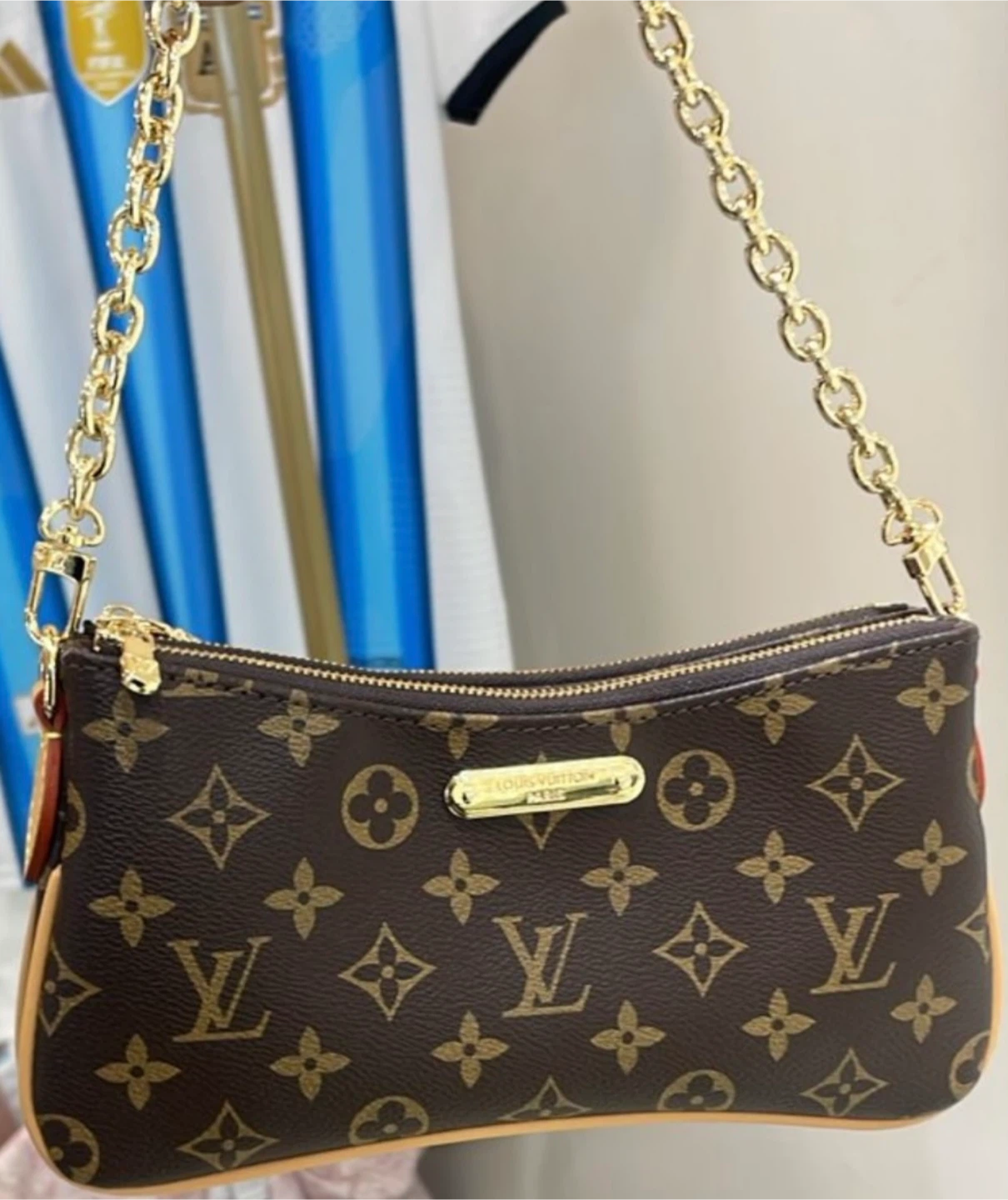 Louis Vuitton Pochette Liv Monogram Bag - photo 4