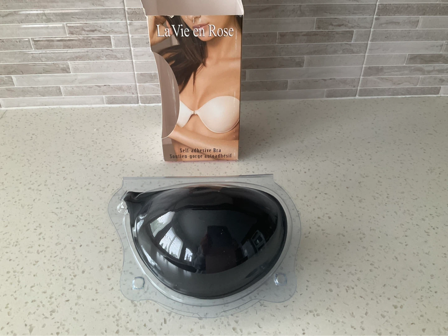 LA Vie en Rose self adhesive bra ~size L~Brand New! - photo 3