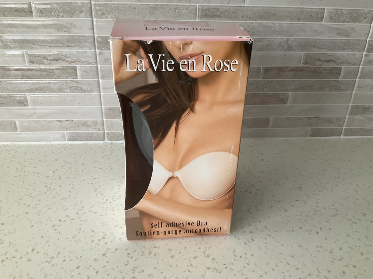 LA Vie en Rose self adhesive bra ~size L~Brand New!