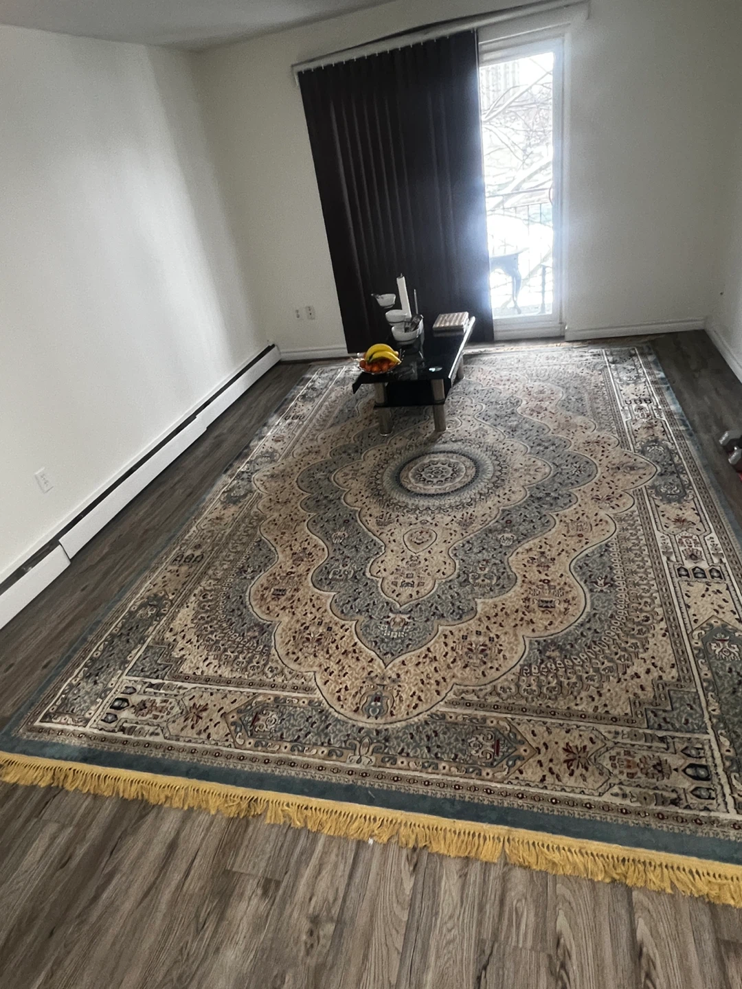 Area Rug with Traditional Pattern - photo 2