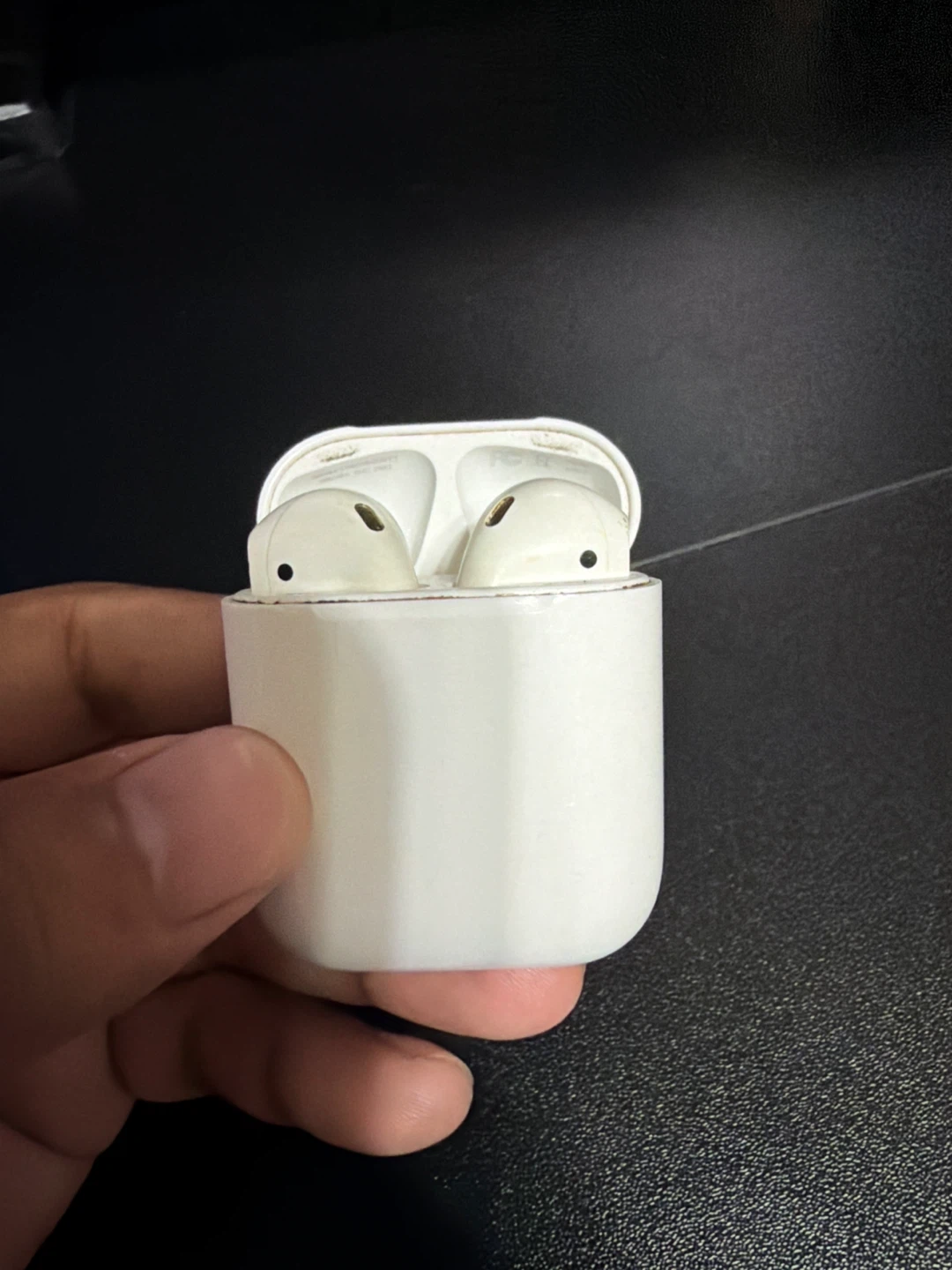 Apple AirPods (1st Generation) with Charging Case - photo 2
