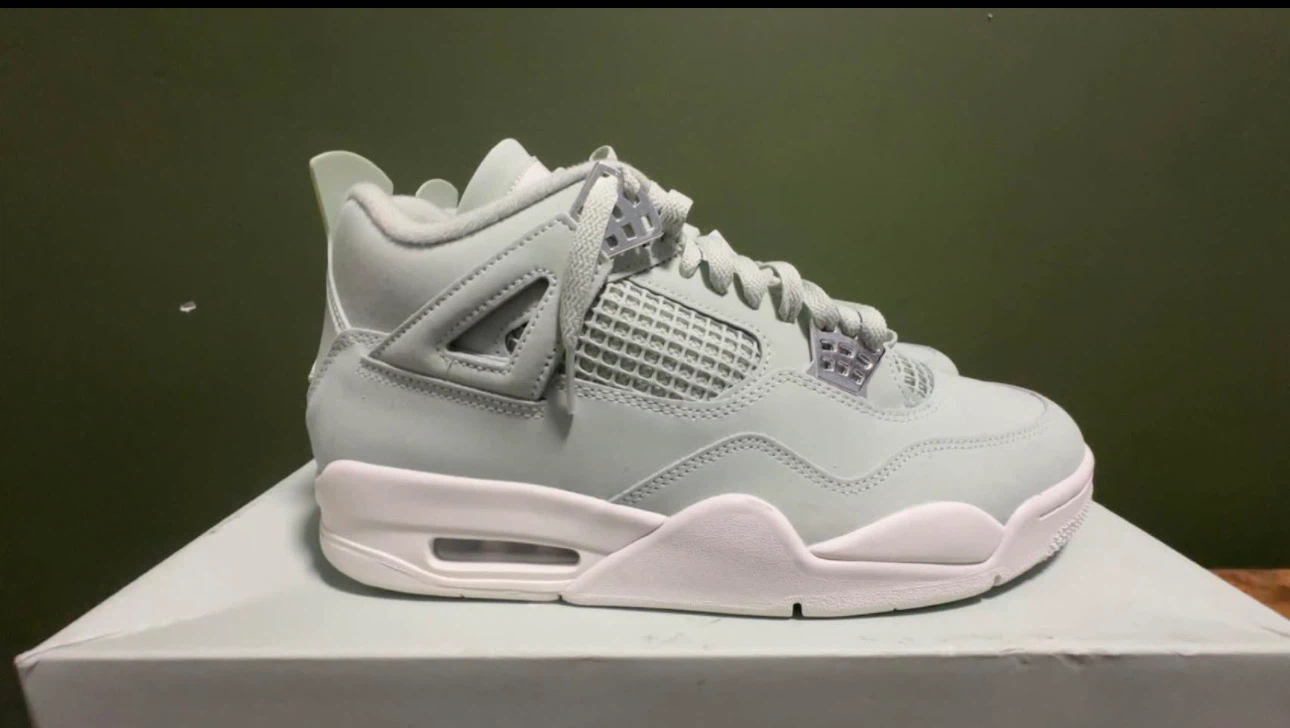 Air Jordan 4 Retro SE Light Smoke Grey - photo 2