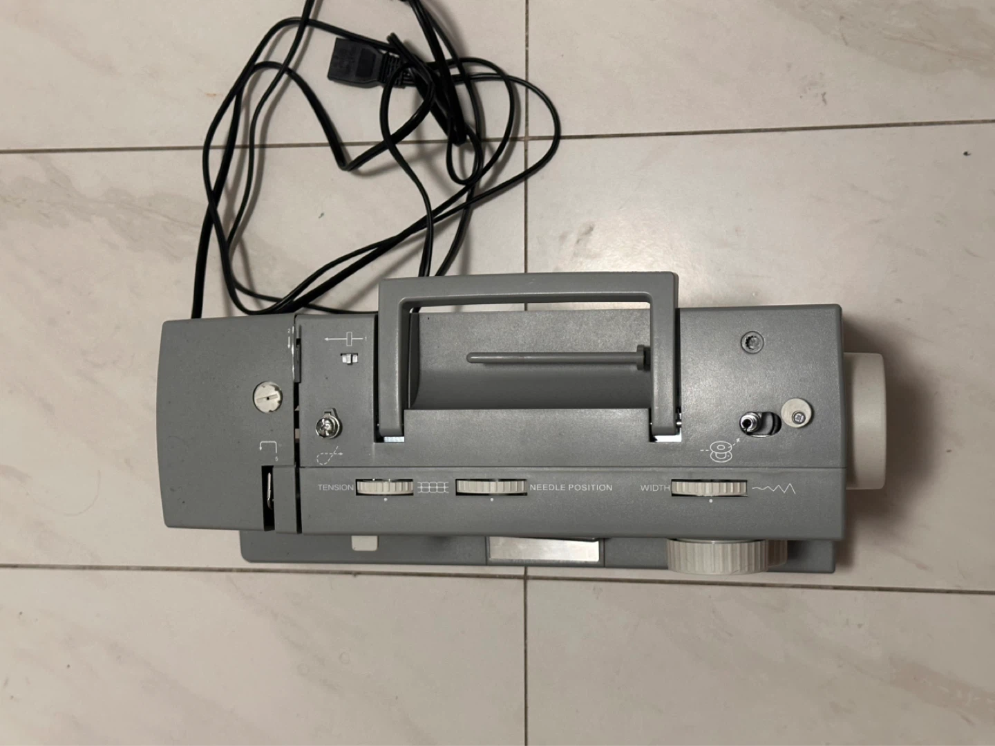 Singer Heavy Duty Sewing Machine 4411 - photo 2