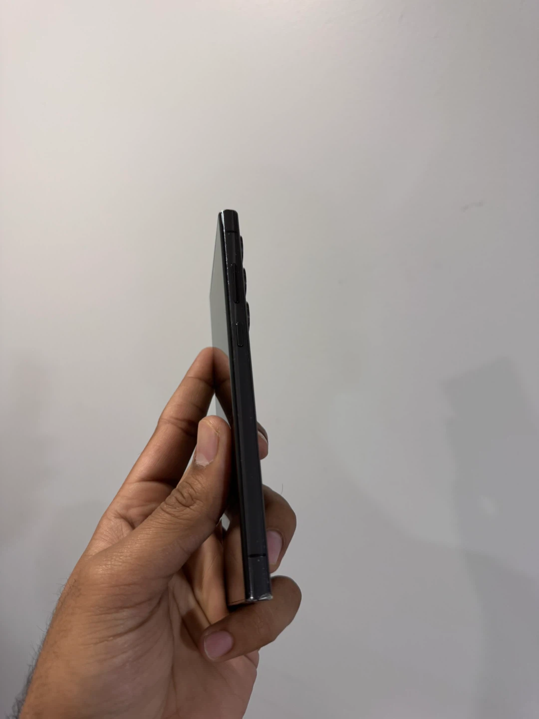 Samsung S23 Ultra 512gb – Screen Scratches /No SPen / No SIMTray - photo 2