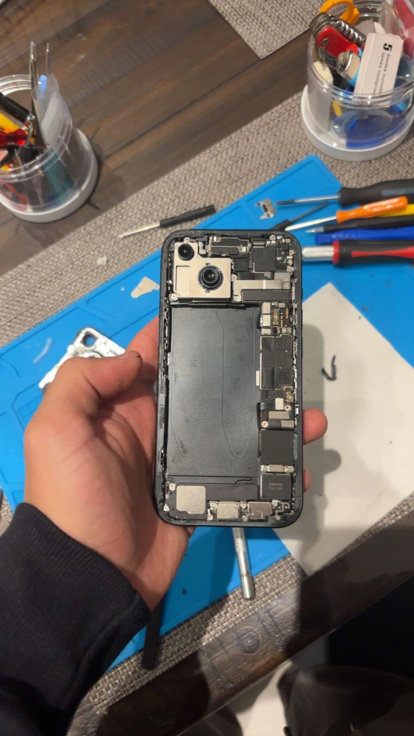 iPhone screen, battery and back-glass repairs cheap