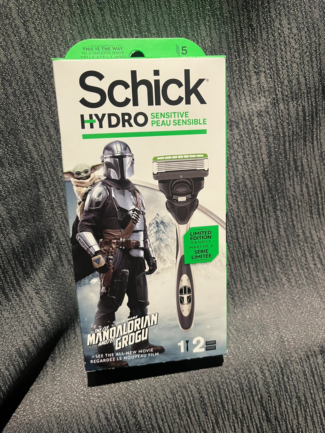 Schick Hydro Sensitive Razor - The Mandalorian & Grogu Edition