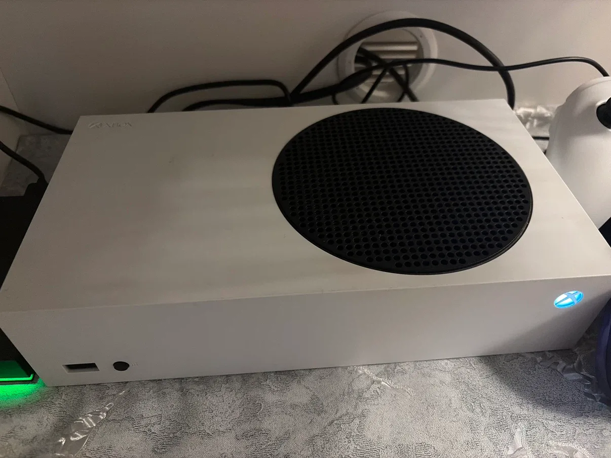 Xbox Series S Console - photo 2