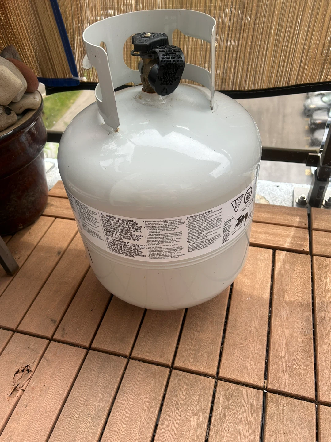 White Propane Tank with Gauge