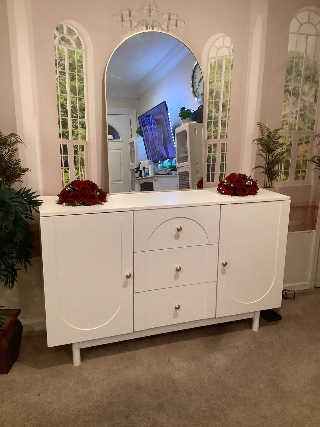 White Sideboar height 33 inches width 54 inches depth 16 inches. - photo 2