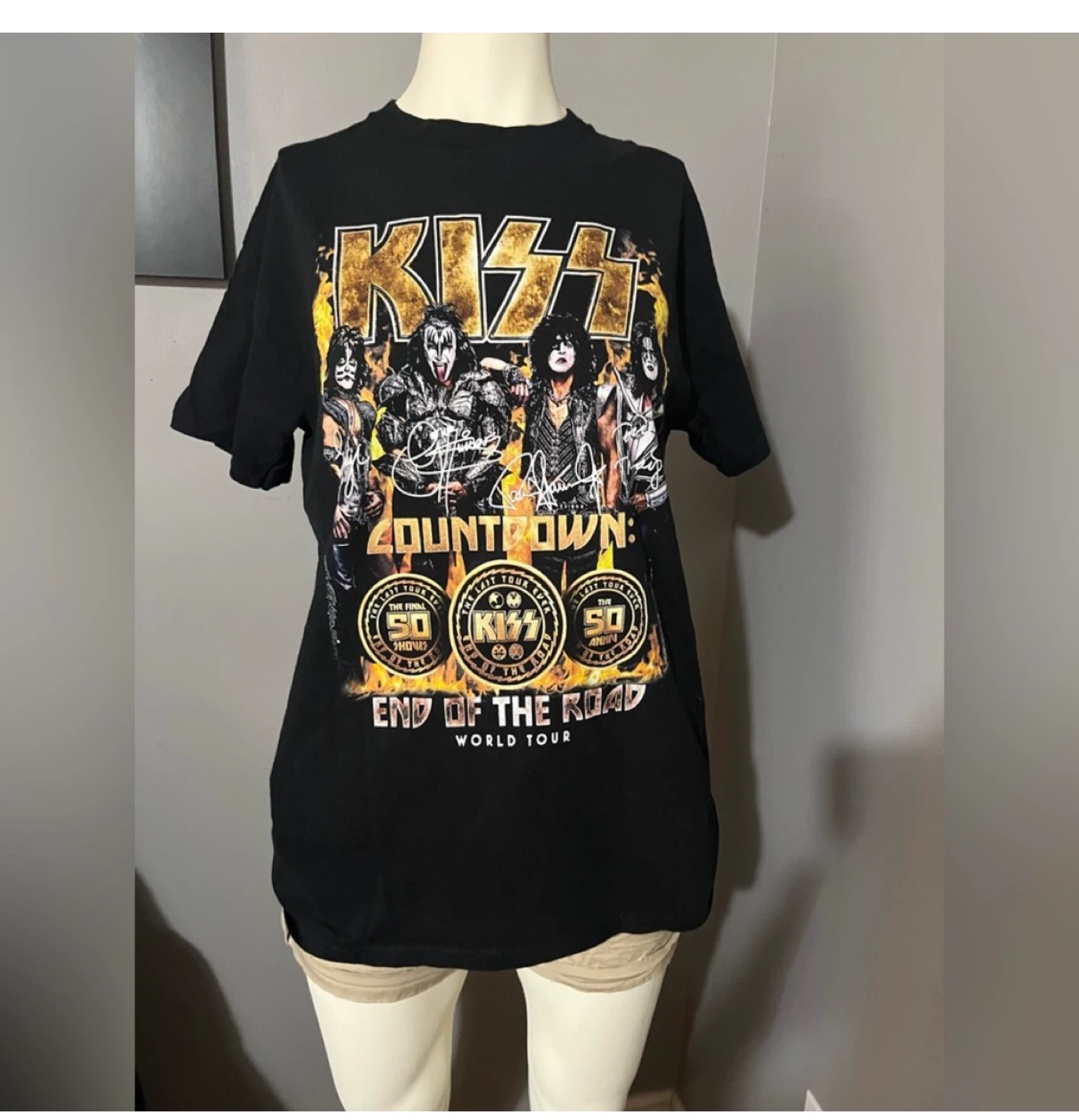 Medium size KISS unisex T-Shirt