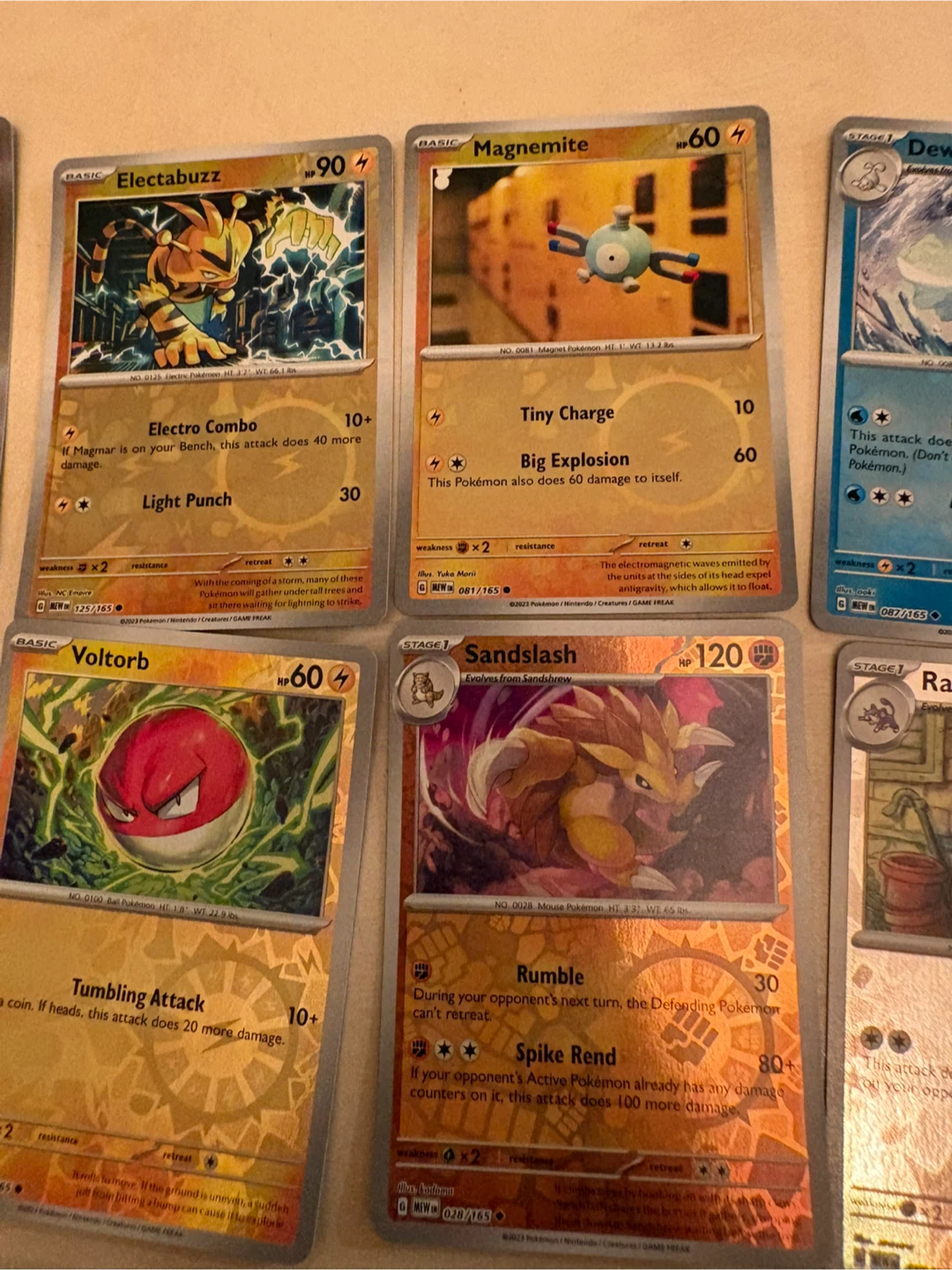Pokémon 151 Cards + Holo/Reverse Holo Lot + Tin - photo 3