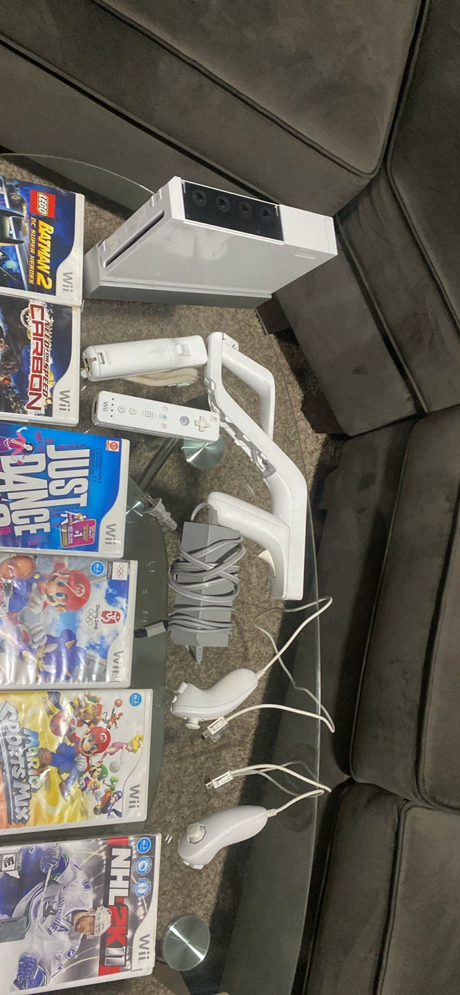 Nintendo Wii Console Bundle with Games and Accessories - photo 2