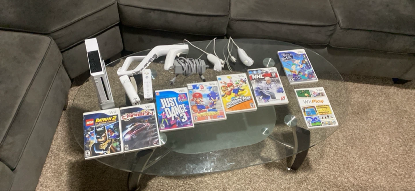 Nintendo Wii Console Bundle with Games and Accessories