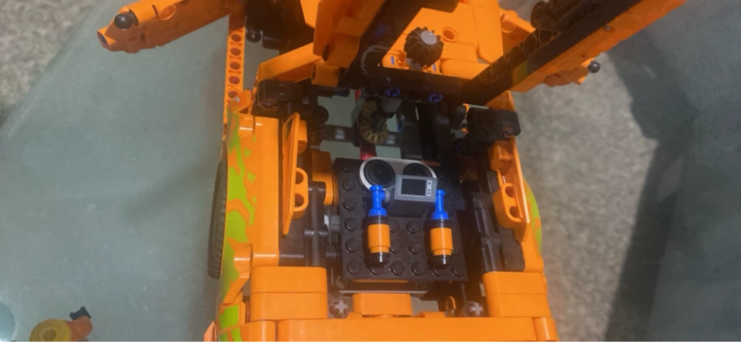 LEGO Technic Orange Car - photo 3