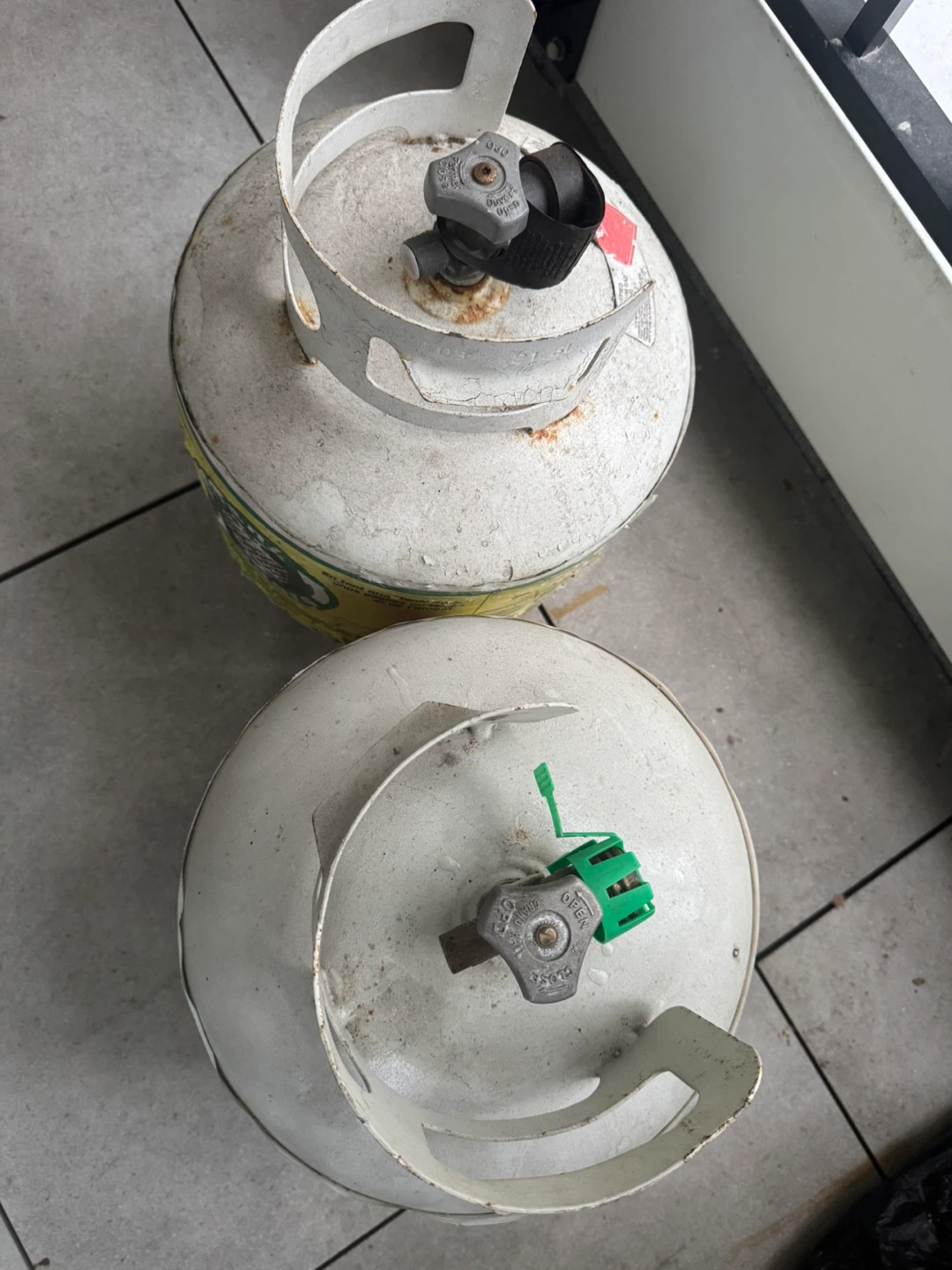 Tank Traders Propane Tanks - One Full & One Empty - photo 3