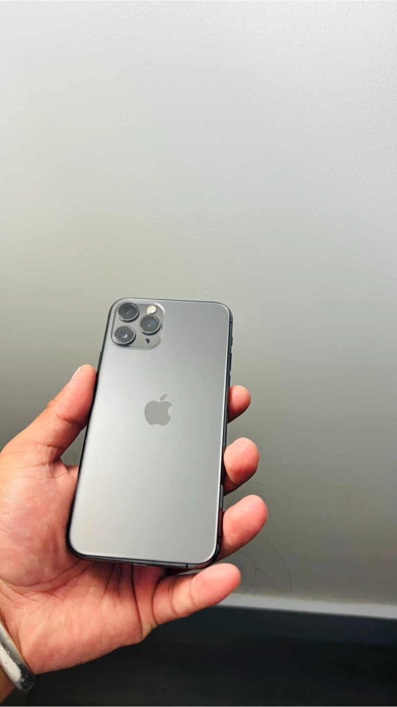 Apple iPhone 11 Pro - photo 2
