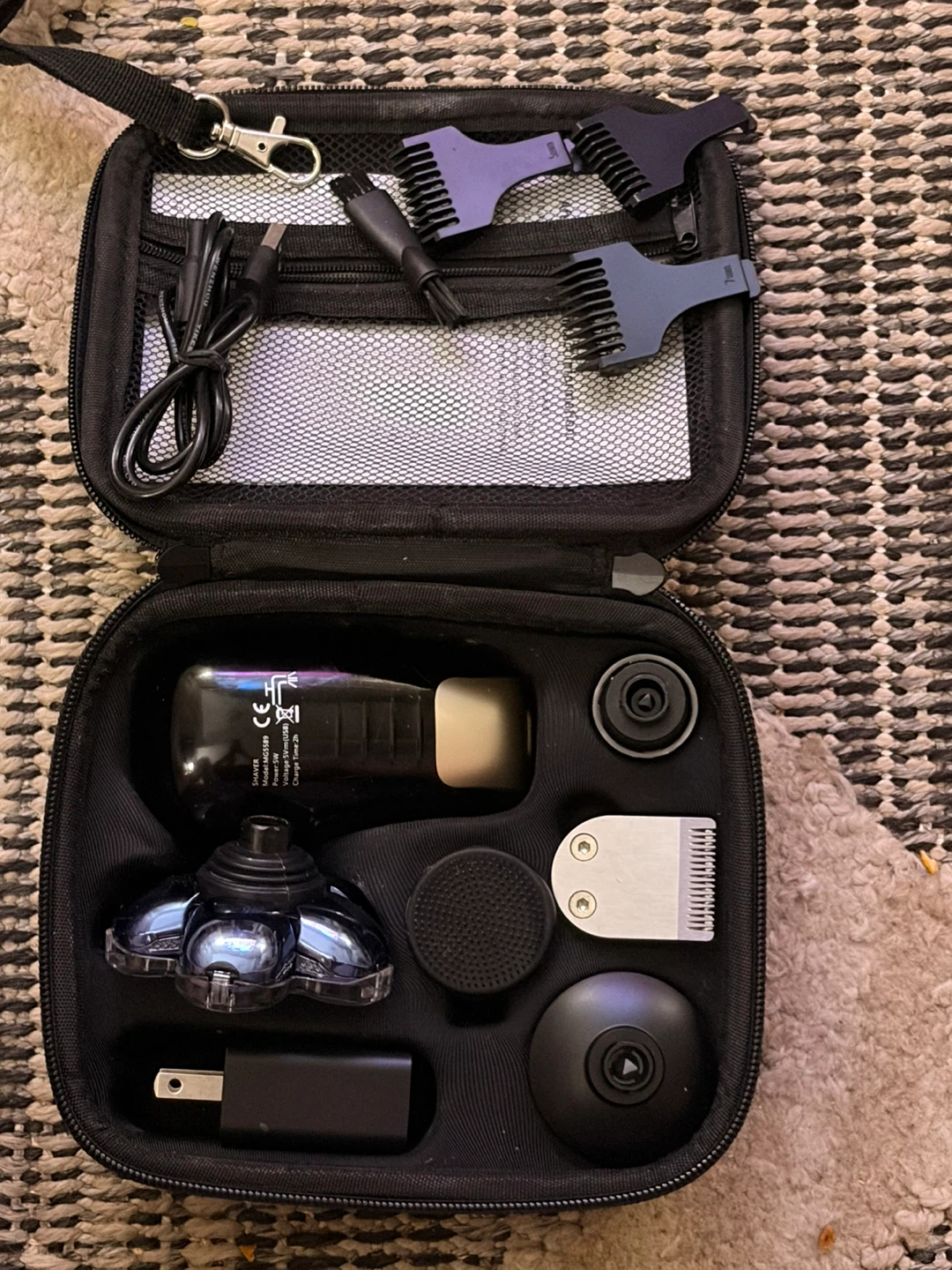 Electric Shaver Grooming Kit with Accessories - photo 3