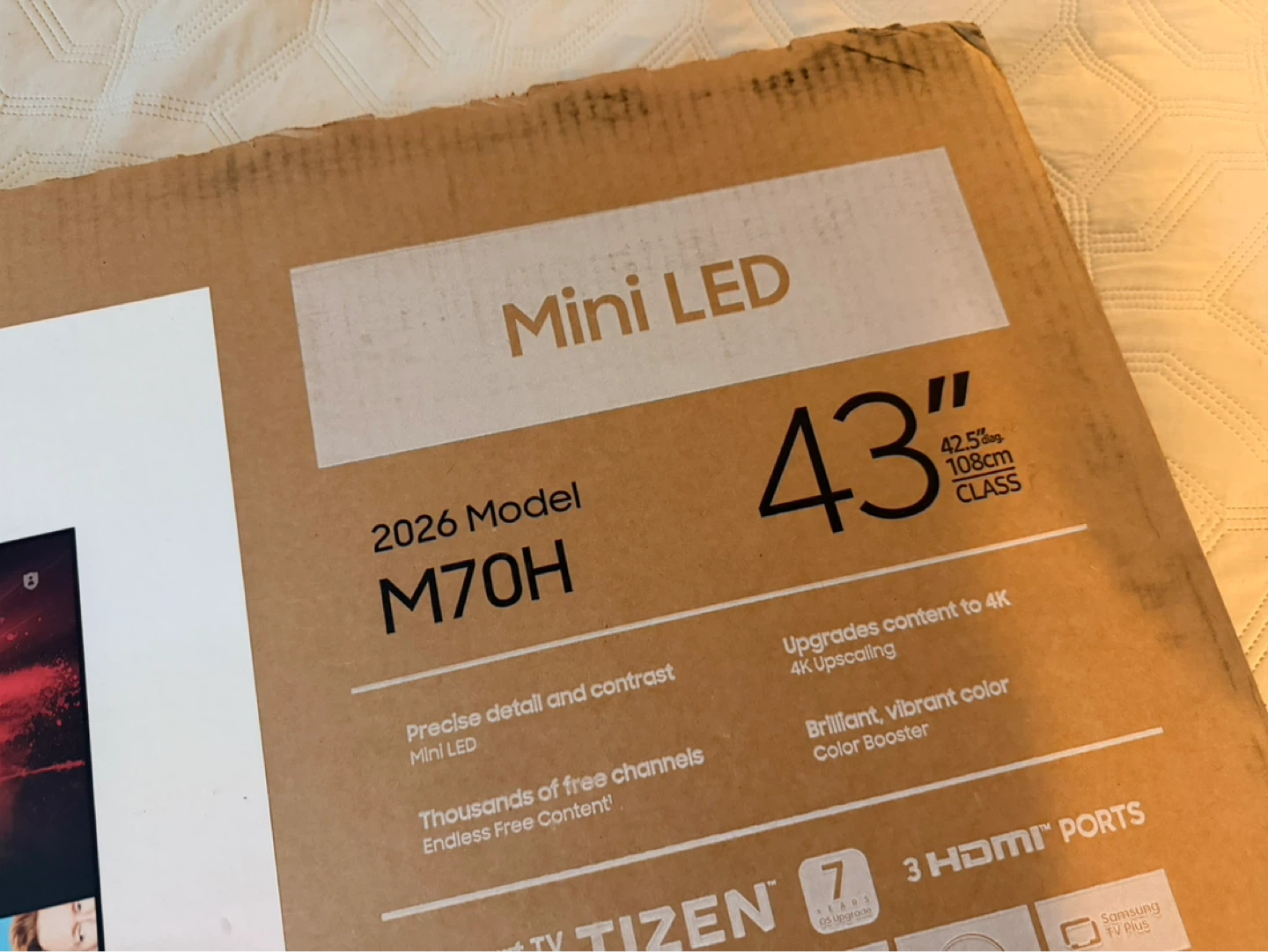Samsung 43" Mini LED M70H 4K Smart TV - photo 4