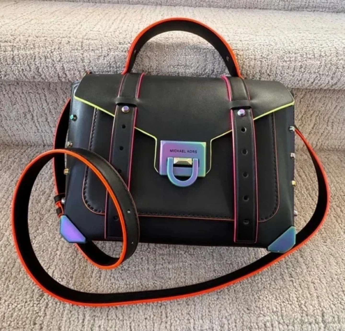 Michael Kors Manhattan Medium Satchel - photo 3