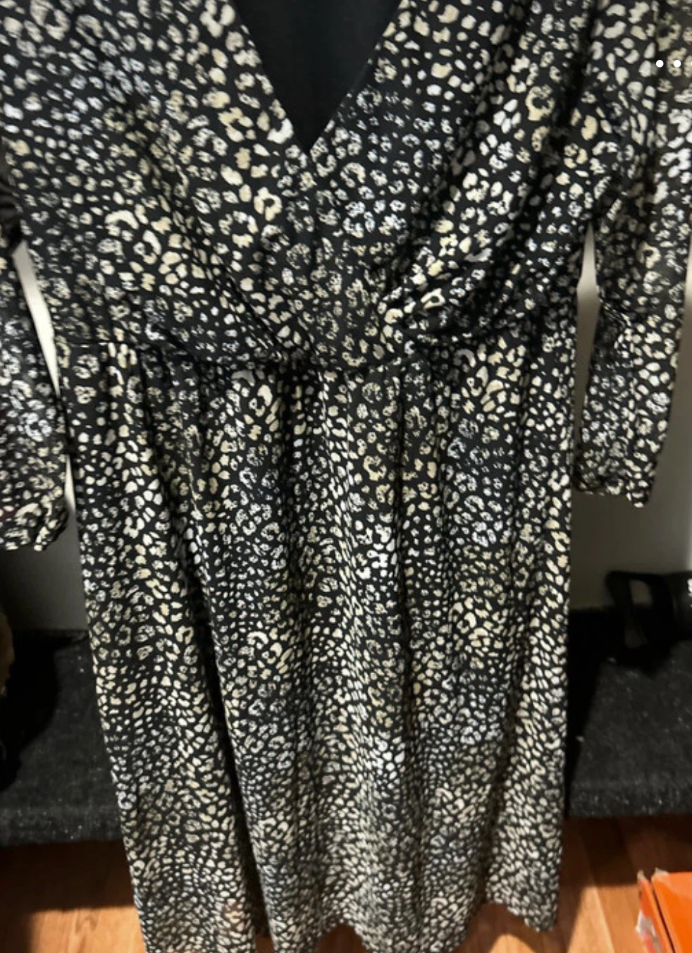 Black & White Animal Print V-Neck - photo 2