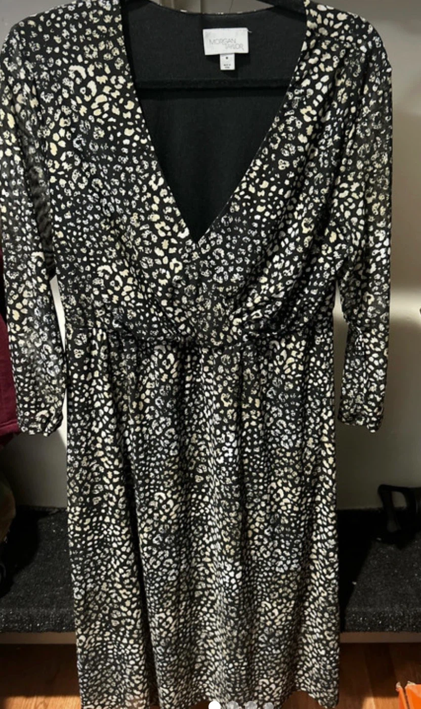 Black & White Animal Print V-Neck - photo 4