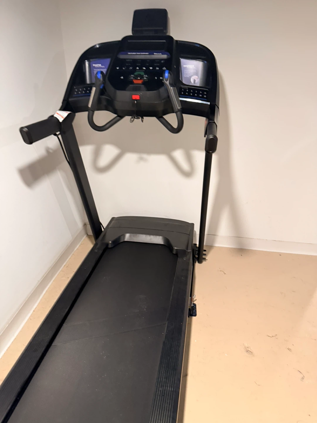 Horizon Fitness Treadmill - photo 2