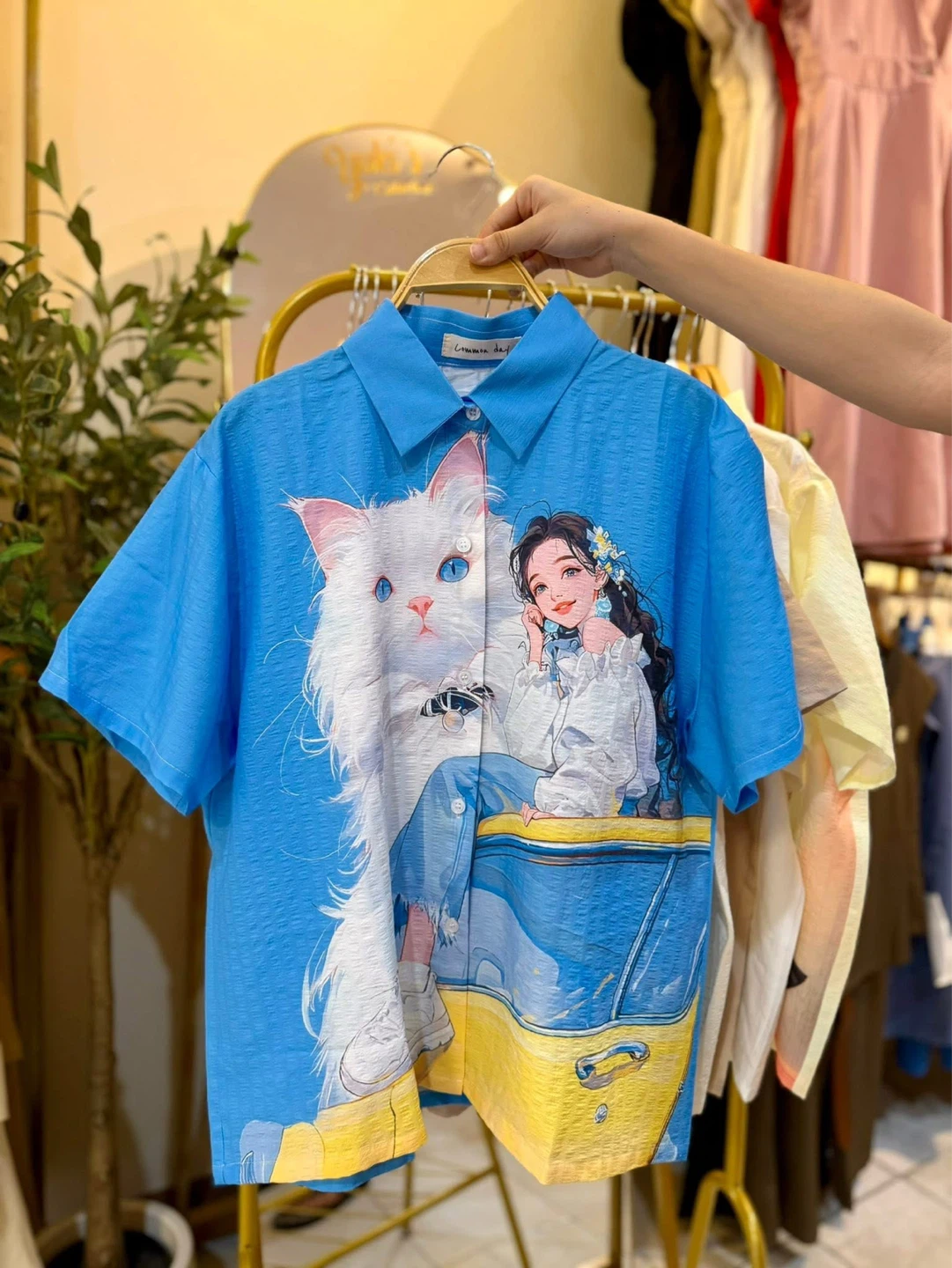 Women's Graphic Print Button-Up Shirt - photo 4