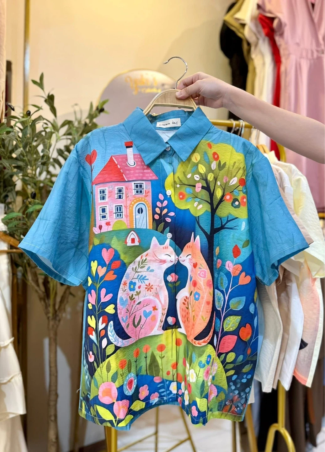 Women's Graphic Print Button-Up Shirt