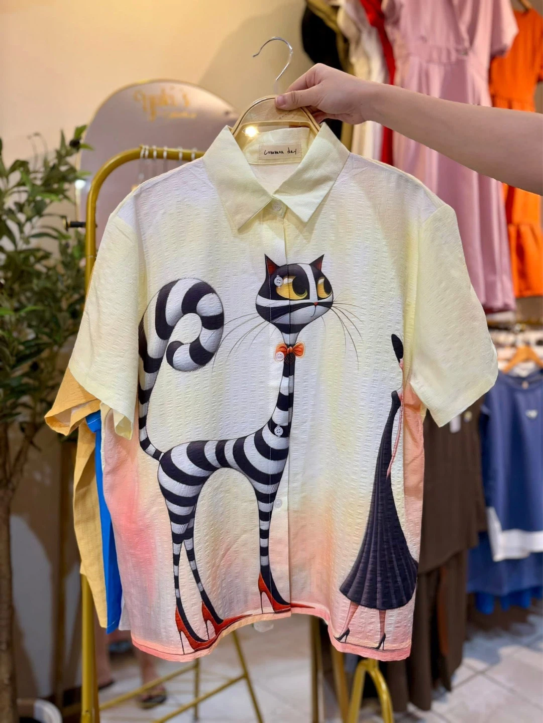 Women's Graphic Print Button-Up Shirt - photo 3