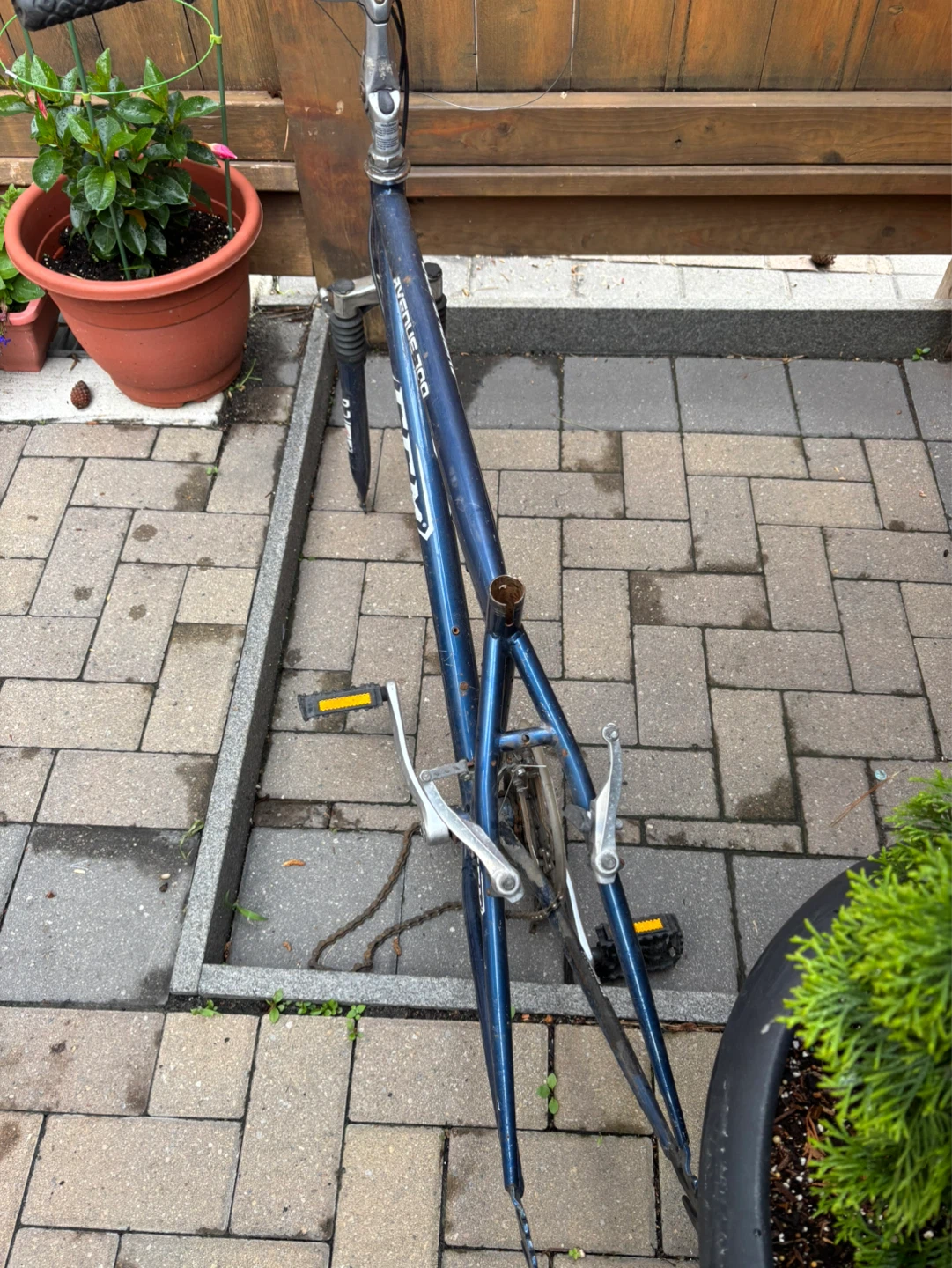 CCM Avenue 700 Bicycle Frame - photo 3