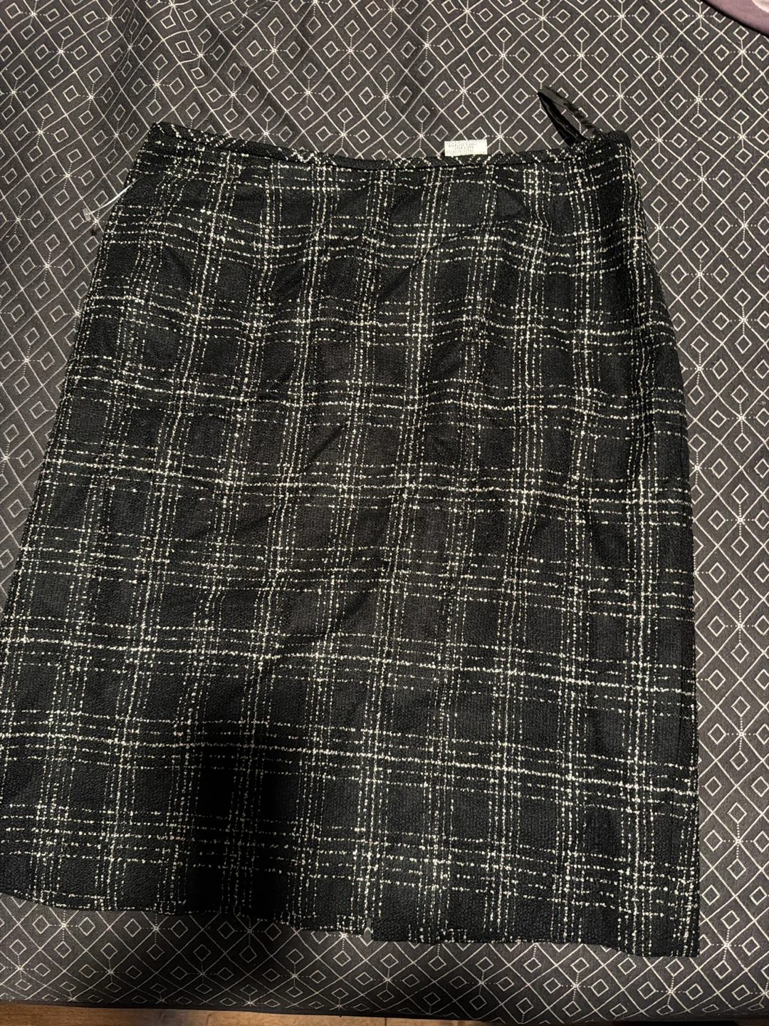 Le Suit Plaid Skirt Size 10