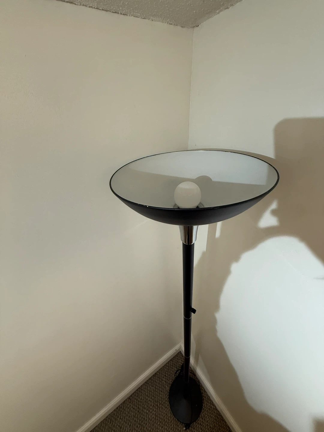 Black Metal Floor Lamp - photo 3