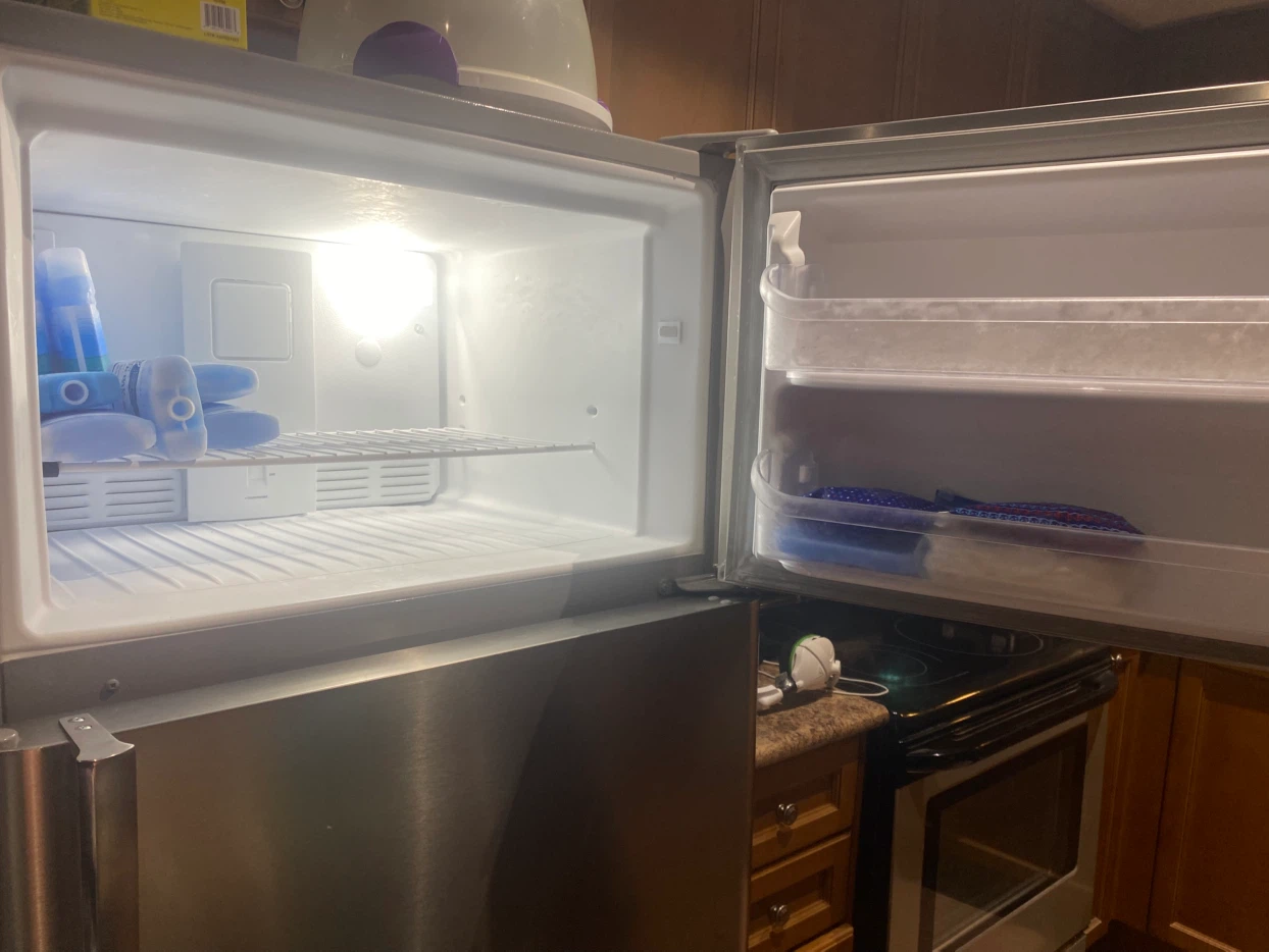 Frigidaire Gallery Refrigerator - photo 3