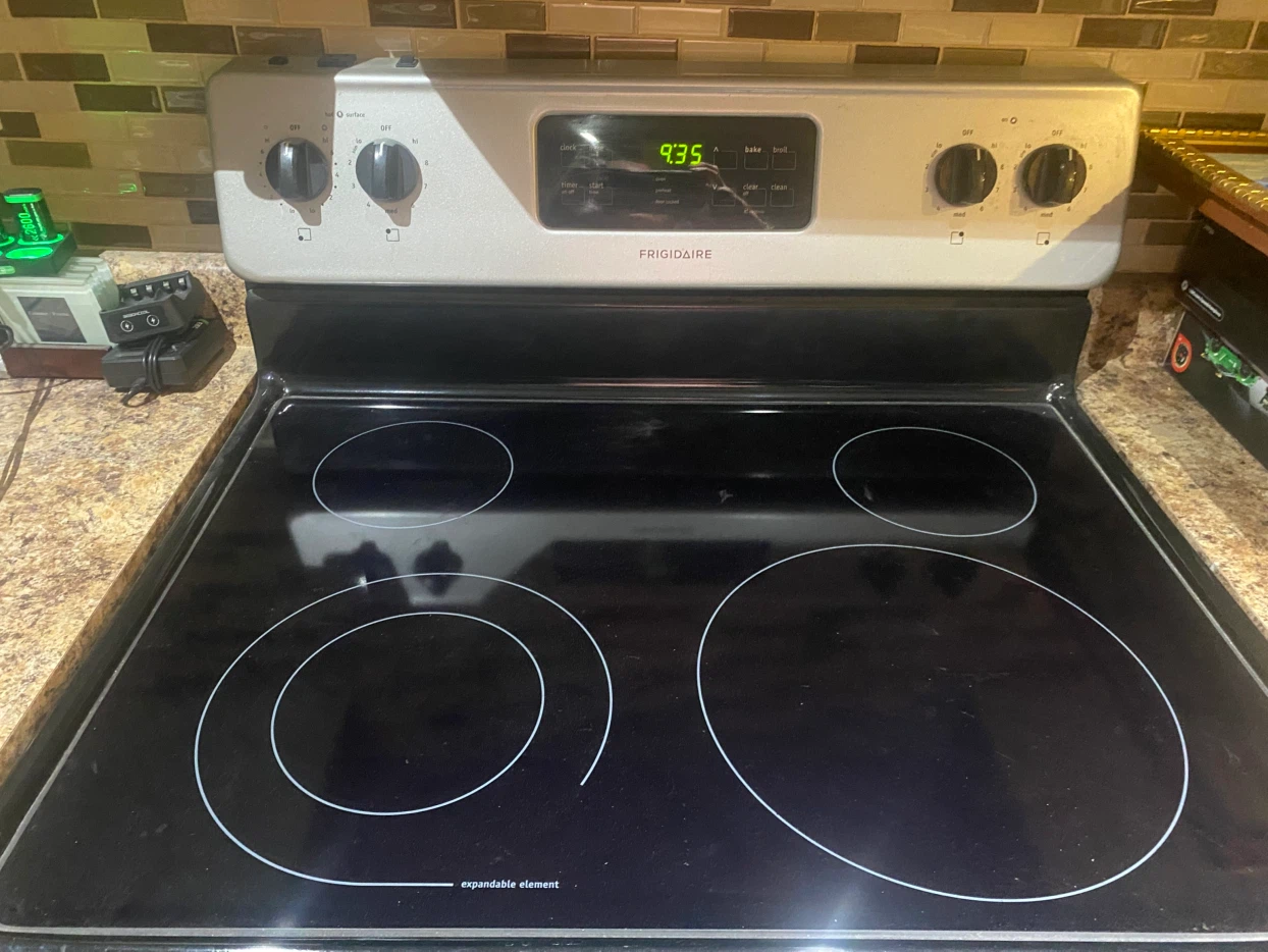 Frigidaire Electric Stove with Oven - photo 2