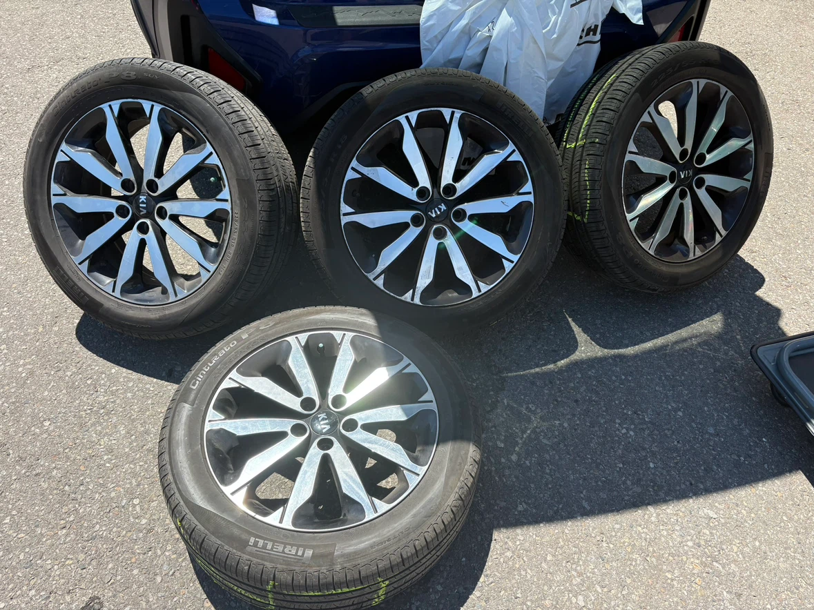 Kia Alloy Wheels with Pirelli Tires Set of 4 - photo 3