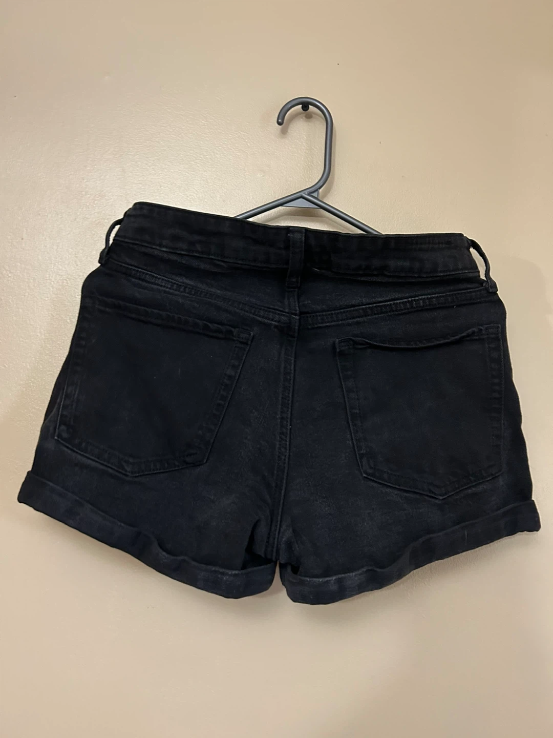 Old Navy Black Denim Shorts Women’s size 6 - photo 2